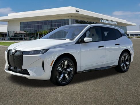 Used 2026 BMW iX xDrive60 image 5