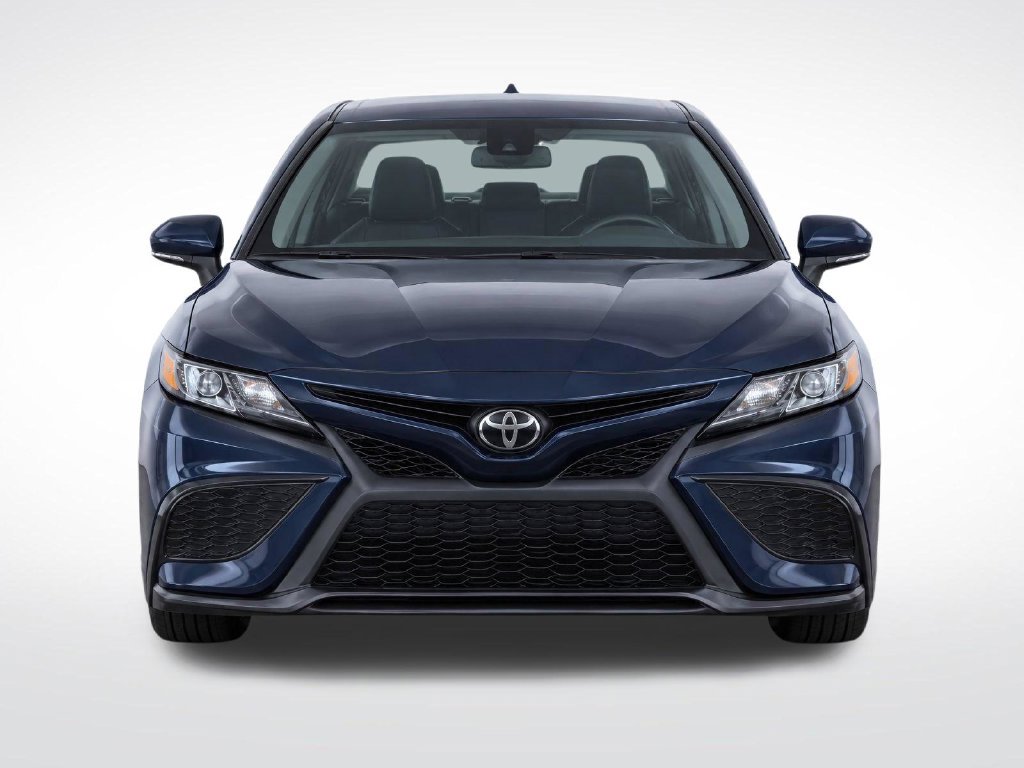 Used 2021 Toyota Camry SE w/ Convenience Package FWD image 5