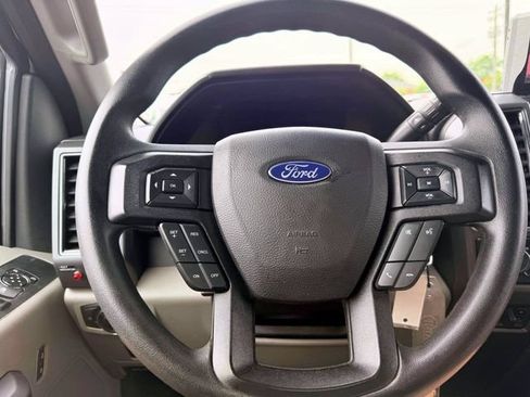 Used 2020 Ford F550 4x4 Crew Cab Super Duty w/ XLT Value Package image 21