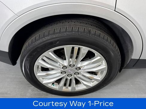 Used 2018 Cadillac XT5 Premium Luxury FWD image 13