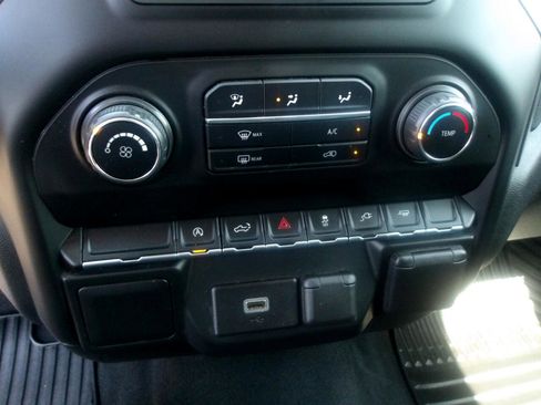 Used 2020 Chevrolet Silverado 1500 Custom w/ Custom Value Package image 24