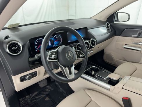 Certified 2022 Mercedes-Benz GLA 250 4MATIC image 4