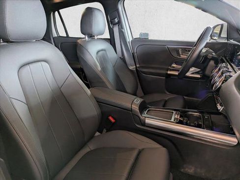 Used 2025 Mercedes-Benz GLA 250 image 23