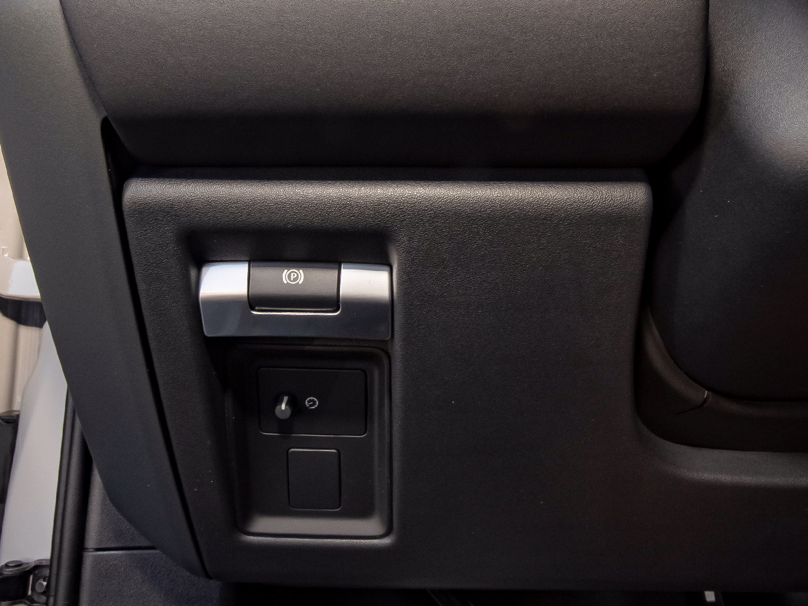 New 2026 Land Rover Defender 110 S AWD/4WD image 11