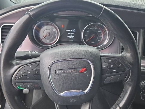 Used 2019 Dodge Charger SXT RWD image 6