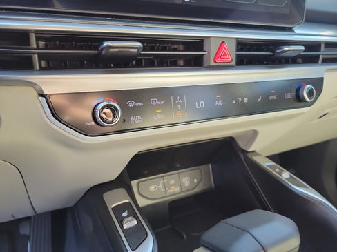 Certified 2026 Kia Sorento S FWD image 19