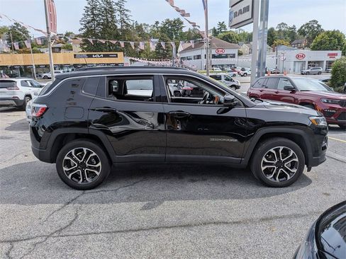 Used 2022 Jeep Compass Limited image 5