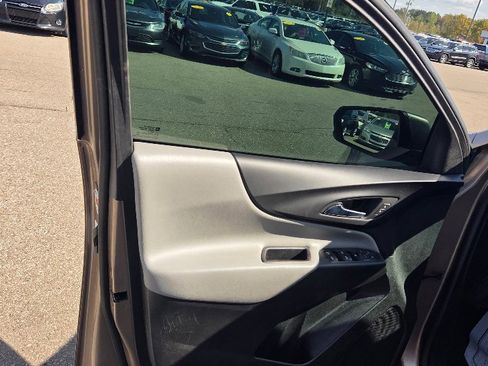 Used 2018 Chevrolet Equinox LS image 10