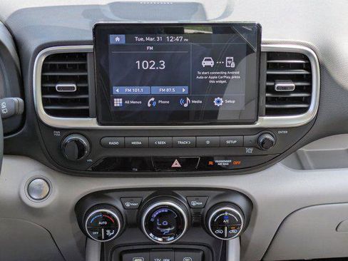 New 2025 Hyundai Venue SEL FWD image 12