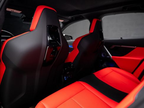 Used 2025 BMW M5 w/ Carbon Package image 73