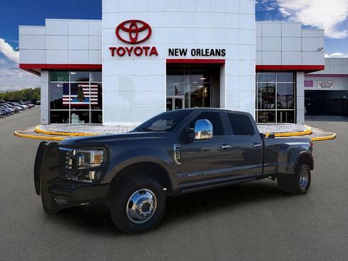 Used 2020 Ford F350 Platinum AWD/4WD image 1
