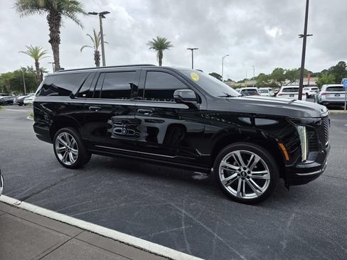 Used 2025 Cadillac Escalade ESV Premium Luxury w/ Touring Package AWD/4WD image 5