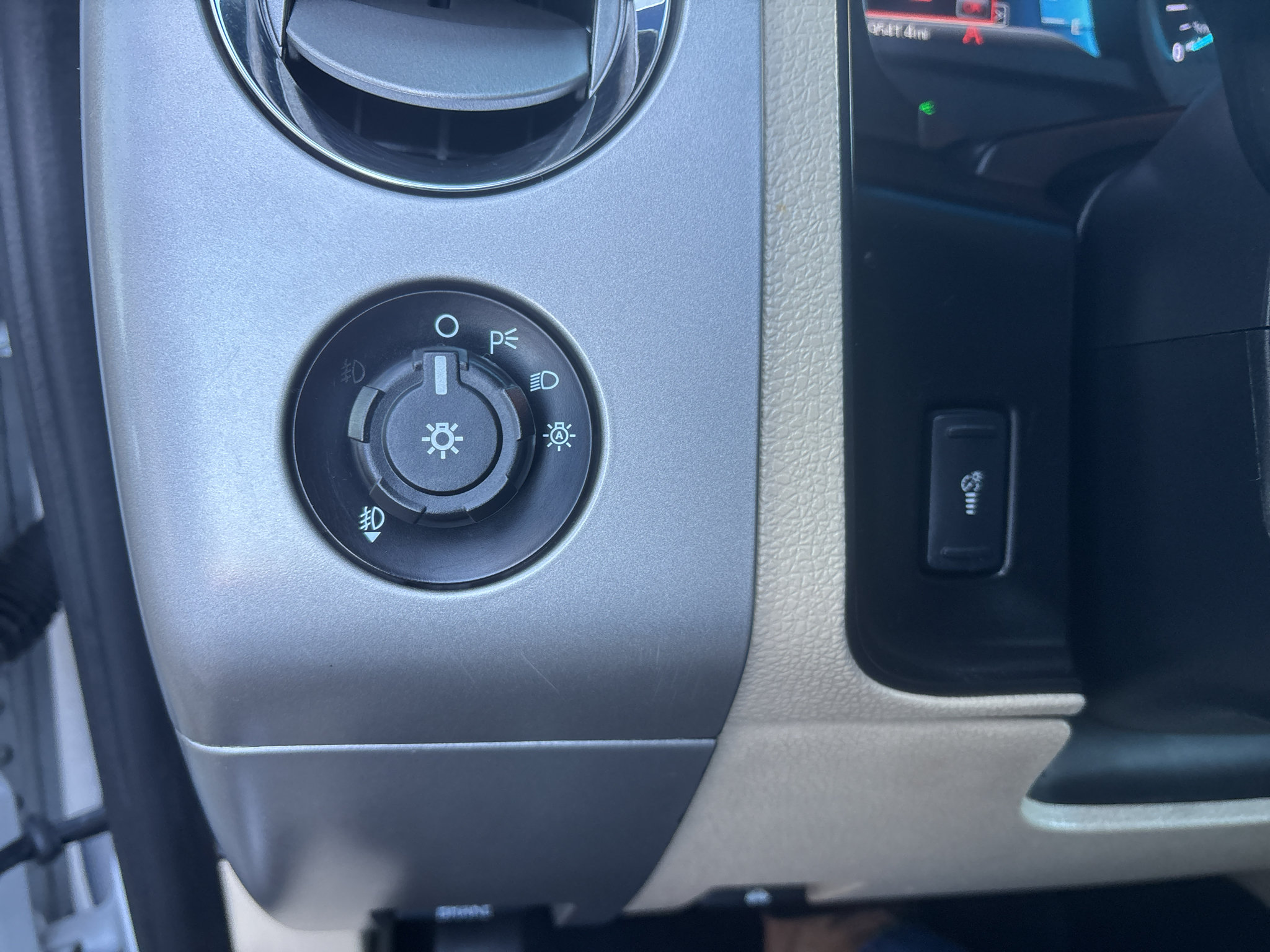 Used 2015 Ford Expedition EL XLT w/ Equipment Group 202A AWD/4WD image 27