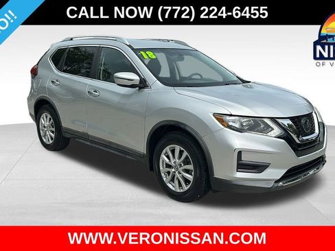 Used 2018 Nissan Rogue SV image 1