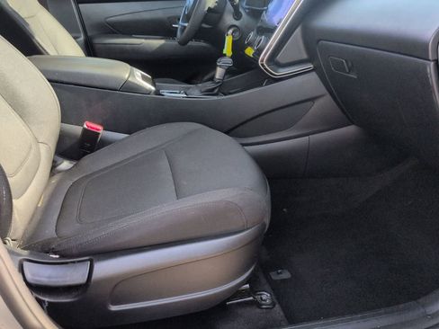 Used 2022 Hyundai Tucson SE image 18