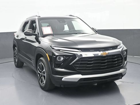 Used 2024 Chevrolet TrailBlazer LT w/ Driver Confidence Package FWD image 9