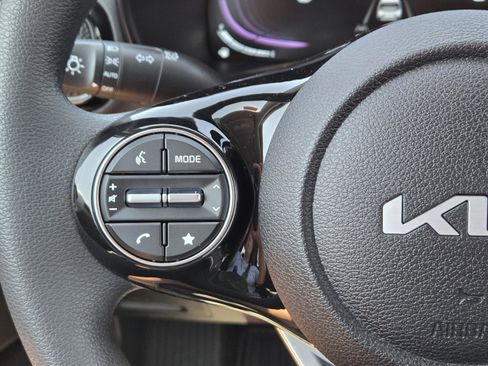 New 2025 Kia Soul S image 22