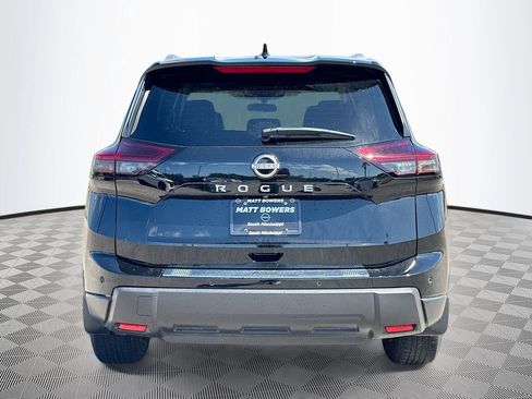 Used 2025 Nissan Rogue SV w/ SV Premium Package image 6