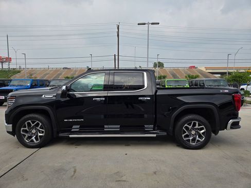 Used 2024 GMC Sierra 1500 SLT AWD/4WD image 6