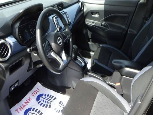 Used 2025 Nissan Versa SV FWD image 18