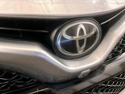 Used 2019 Toyota Camry XSE image 30