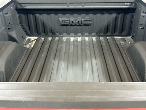 Used 2025 GMC Sierra 1500 SLT AWD/4WD image 25