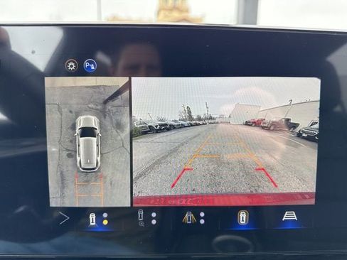New 2026 Chevrolet Equinox LT w/ Convenience Package II FWD image 22