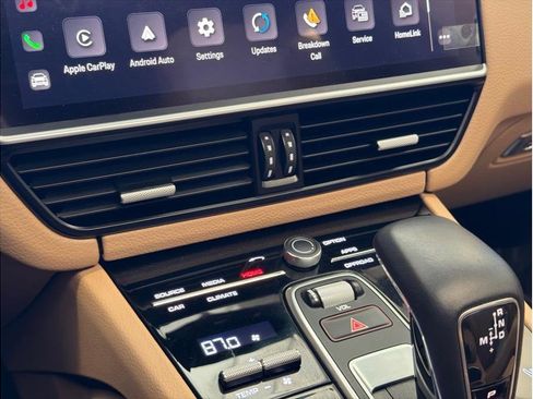 Used 2022 Porsche Cayenne Platinum Edition image 15