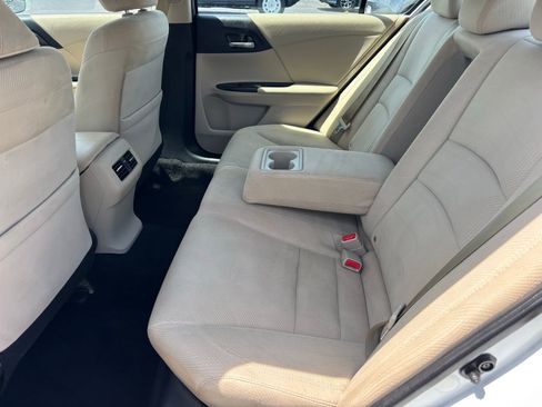 Used 2017 Honda Accord EX image 19
