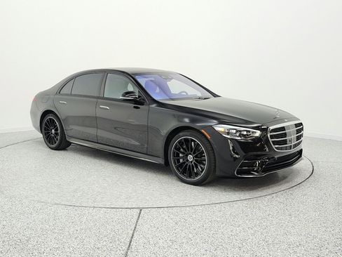 Used 2023 Mercedes-Benz S 500 4MATIC image 3