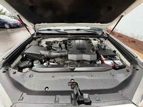 Used 2015 Toyota 4Runner SR5 image 28