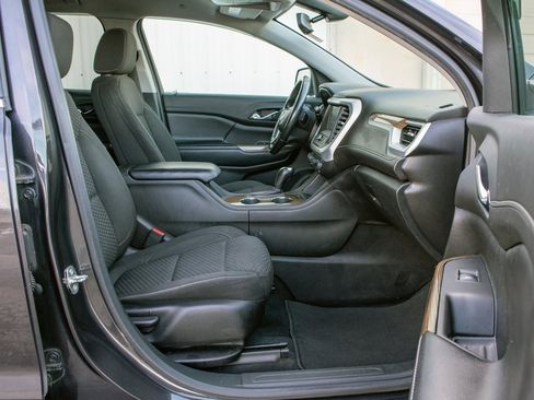 Used 2019 GMC Acadia SLE image 33