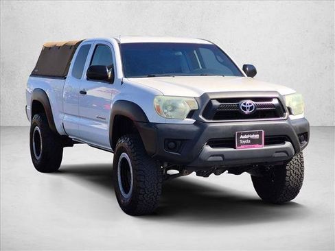 Used 2015 Toyota Tacoma 4x4 Access Cab V6 image 3