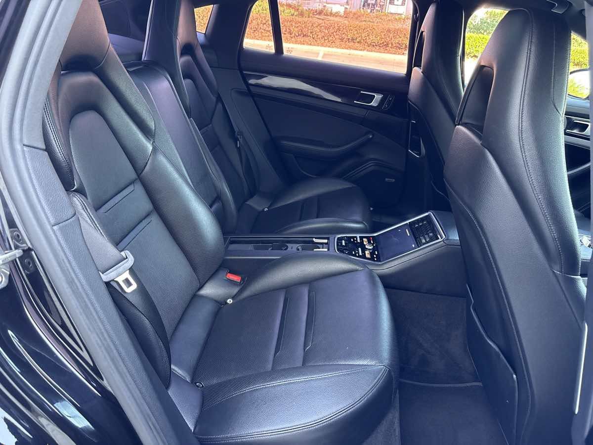 Used 2018 Porsche Panamera 4 AWD/4WD image 17