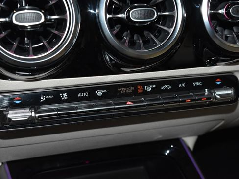 Used 2023 Mercedes-Benz GLA 250 image 14