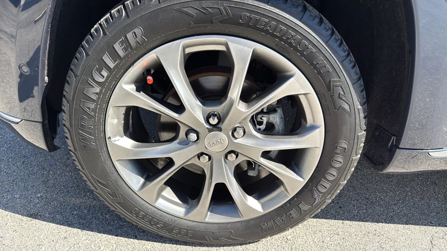 Used 2020 Jeep Grand Cherokee Summit AWD/4WD image 31