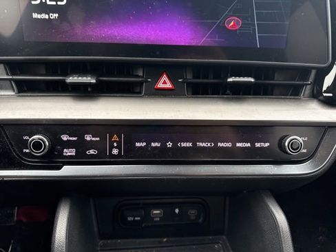 Certified 2024 Kia Sportage EX image 7