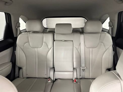 Used 2025 Kia Sorento S FWD image 29