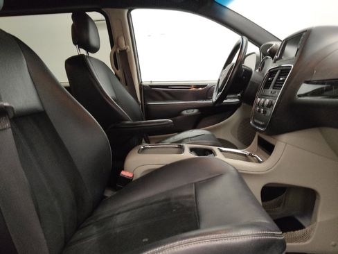 Used 2017 Dodge Grand Caravan SXT FWD image 21