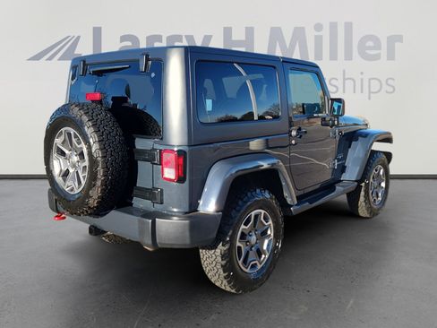 Used 2017 Jeep Wrangler Sahara w/ Connectivity Group image 6