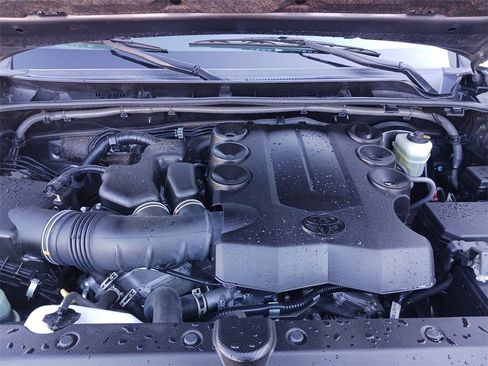 Used 2022 Toyota 4Runner Limited image 14