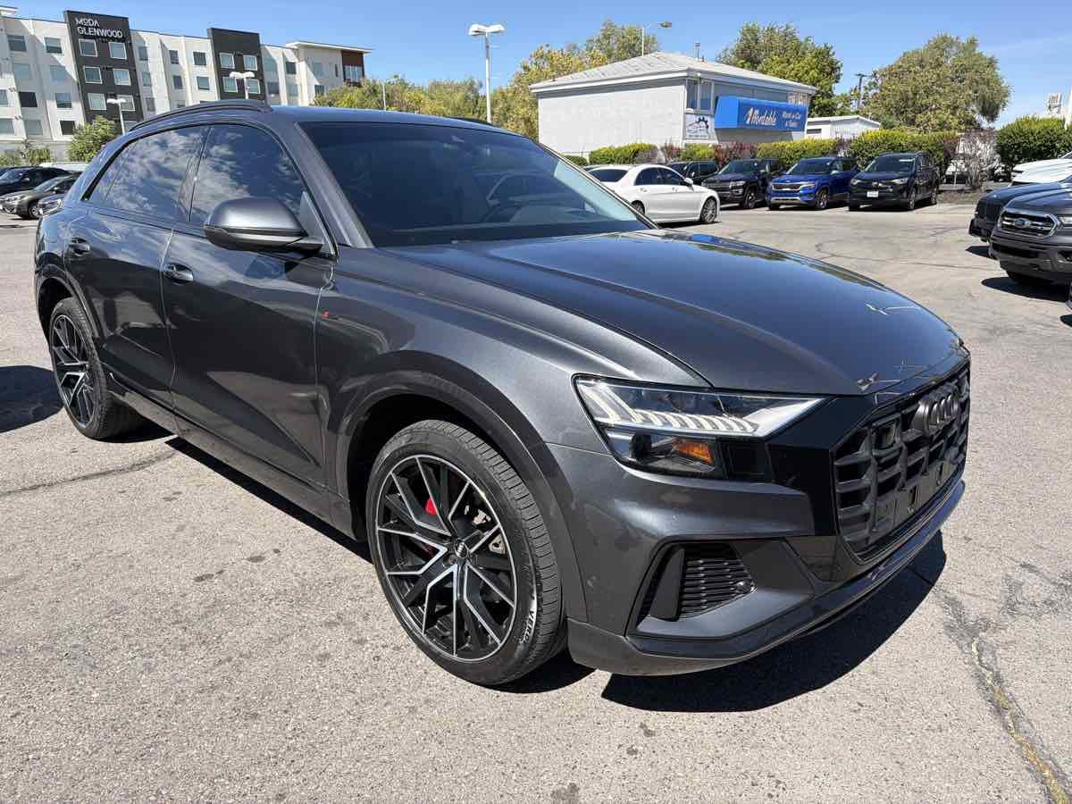 Used 2019 Audi Q8 Prestige w/ Luxury Package AWD/4WD image 7