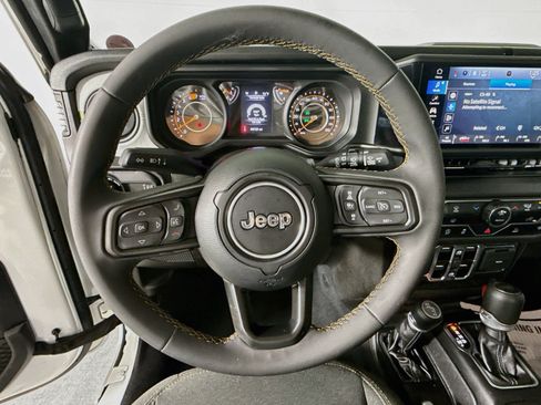 Used 2024 Jeep Wrangler Unlimited Sport AWD/4WD image 11