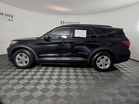 Certified 2022 Ford Explorer XLT RWD image 8
