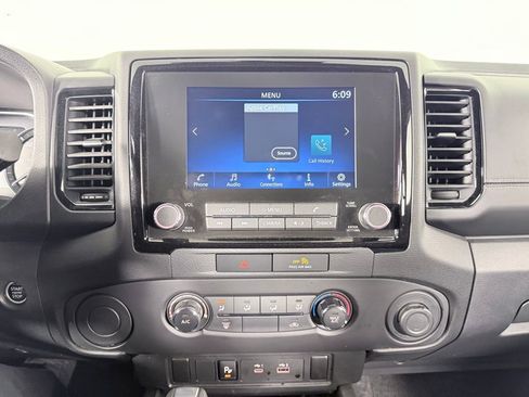 Used 2023 Nissan Frontier SV w/ Midnight Edition Package image 19