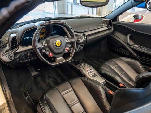 Certified 2015 Ferrari 458 Spider RWD image 9