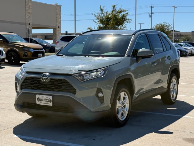 Used 2021 Toyota RAV4 XLE AWD/4WD image 7