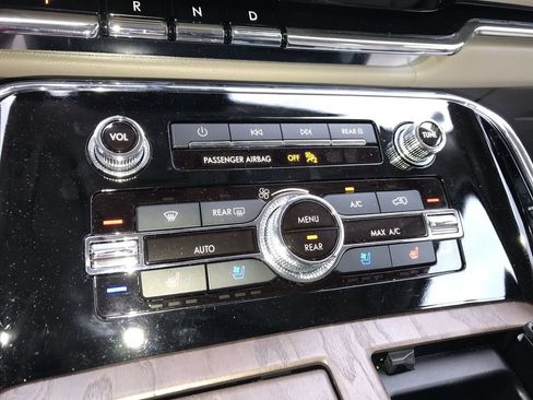 Used 2024 Lincoln Navigator Reserve AWD/4WD image 19