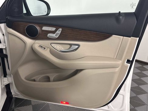 Used 2022 Mercedes-Benz GLC 300 image 21
