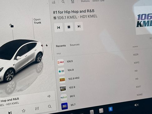 Used 2023 Tesla Model Y Long Range image 18